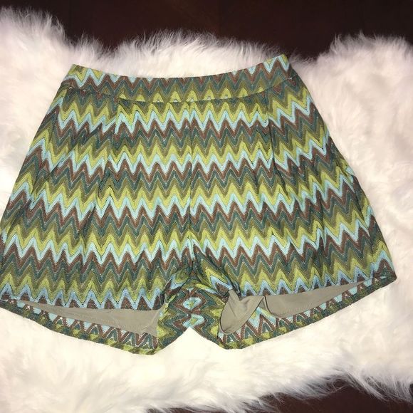 Ark & Co Green Chevron Chrochet Shorts Small NWT - Picture 1 of 4